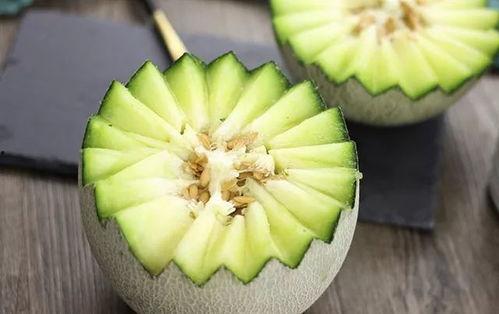 蜜瓜连皮吃吗,蜜瓜连皮食用的健康指南